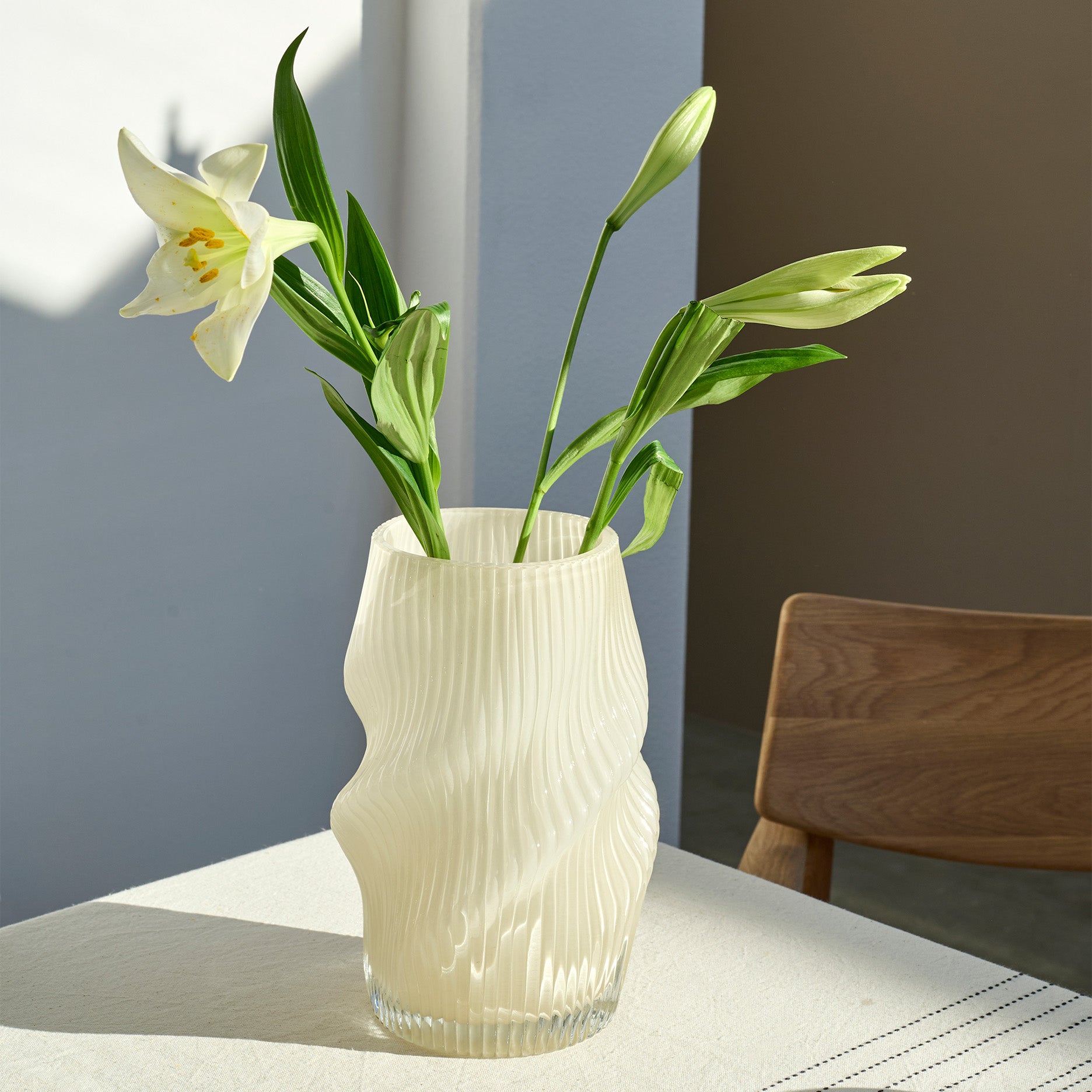 Wavy vase